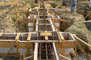 Fab-Form Fastfoot Enhances Concrete Strength, Fabric Formwork for concrete footings and pad edging in CO